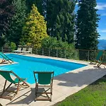 Casa de Férias With Pool Overlooking Maggiore
