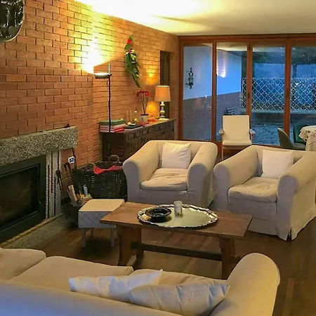 Casa vacanze With Pool Overlooking Maggiore