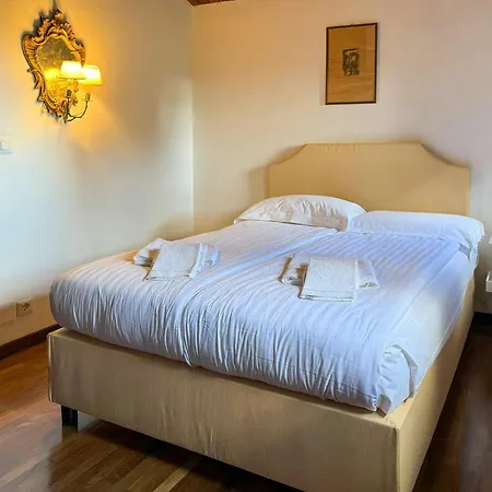 With Pool Overlooking Maggiore Casa vacanze *