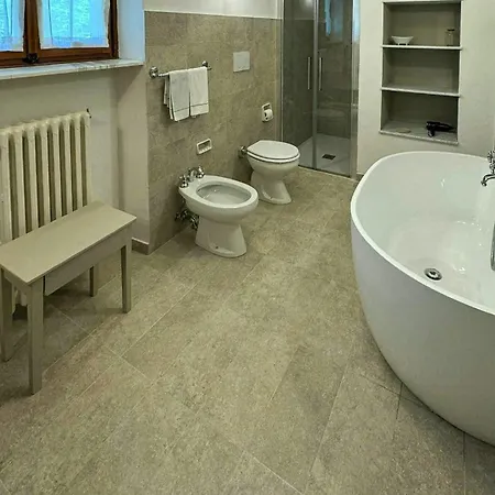 With Pool Overlooking Maggiore Casa vacanze *