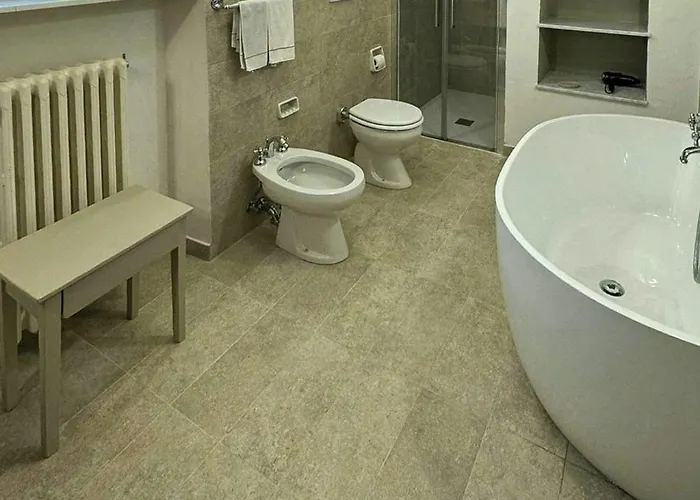 With Pool Overlooking Maggiore Tatil Evi *